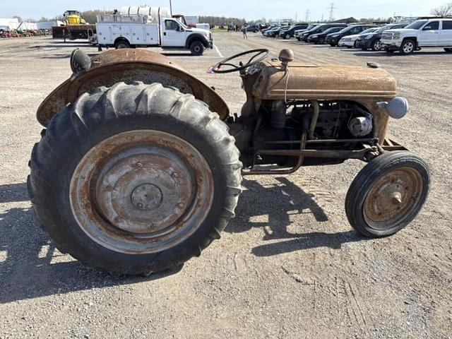 Image of Ford 8N equipment image 3