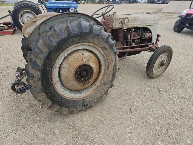 Image of Ford 8N equipment image 4