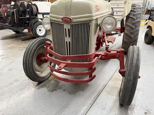 Image of Ford 8N equipment image 3
