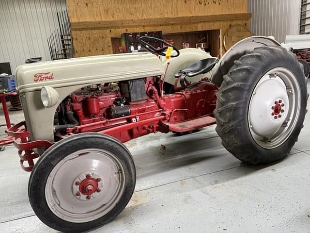 Image of Ford 8N equipment image 1