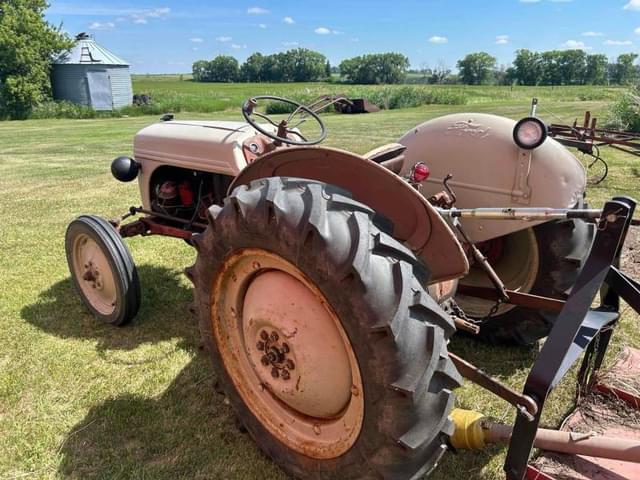 Image of Ford 8N equipment image 2