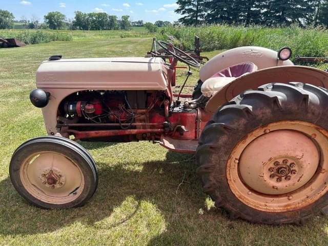 Image of Ford 8N equipment image 1