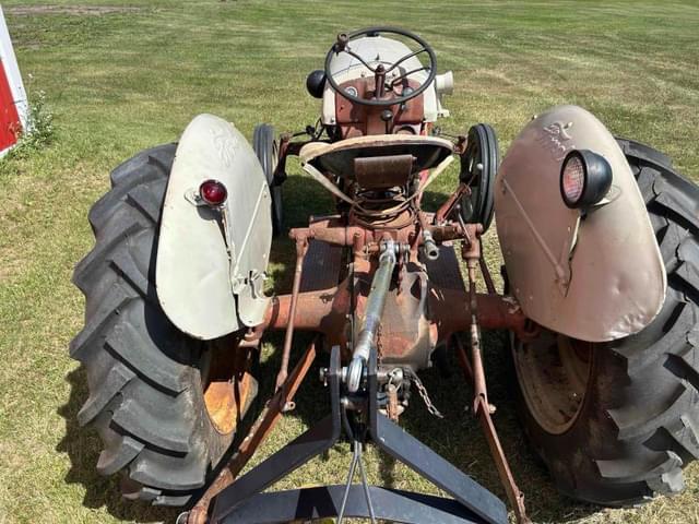 Image of Ford 8N equipment image 3