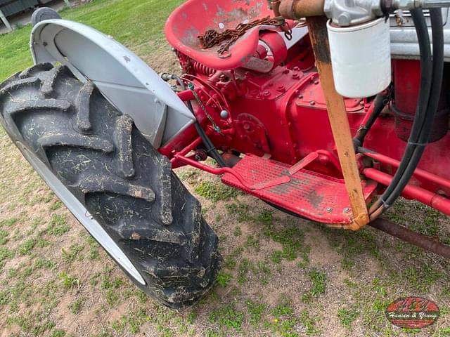 Image of Ford 8N equipment image 3