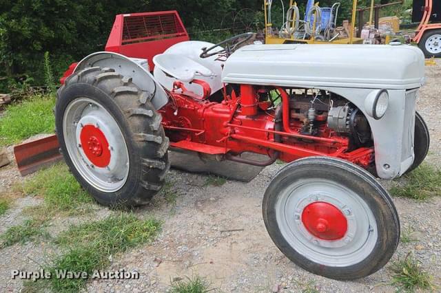 Image of Ford 8N equipment image 3