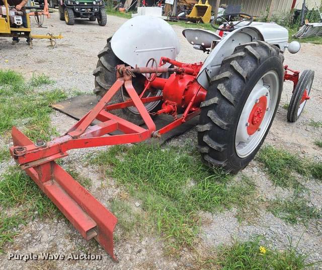 Image of Ford 8N equipment image 4