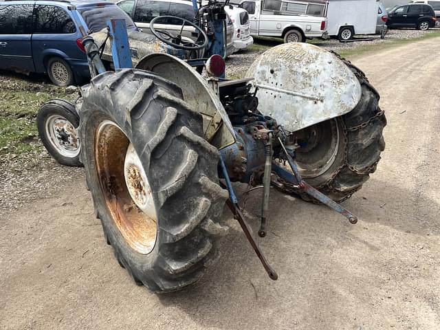 Image of Ford 8N equipment image 3