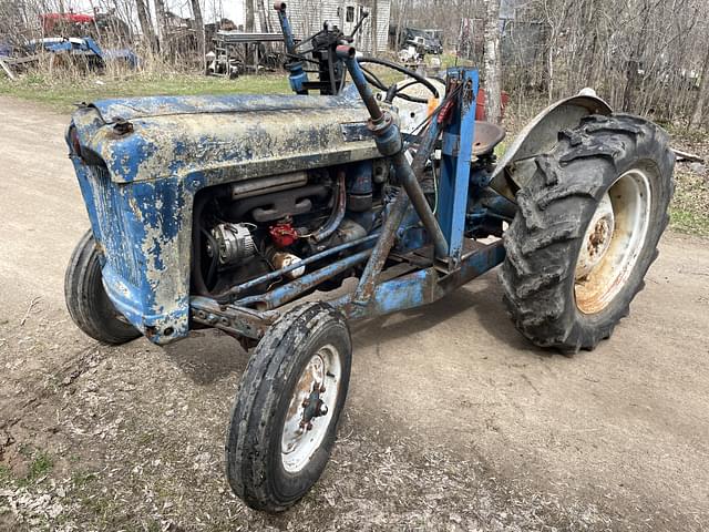 Image of Ford 8N equipment image 2