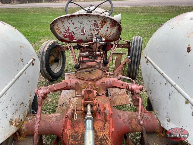 Image of Ford 8N equipment image 2