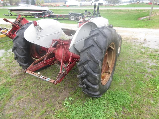 Image of Ford 8N equipment image 4