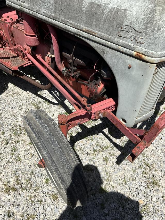 Image of Ford 8N equipment image 3