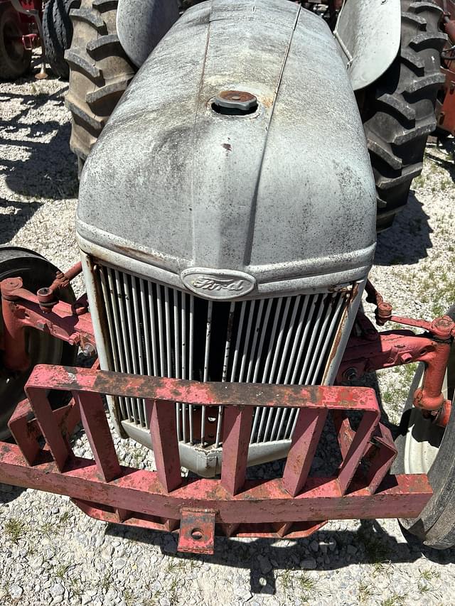 Image of Ford 8N equipment image 2