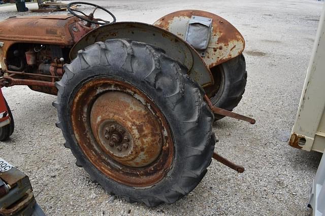 Image of Ford 8N equipment image 4