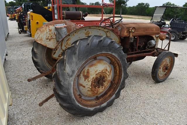 Image of Ford 8N equipment image 2