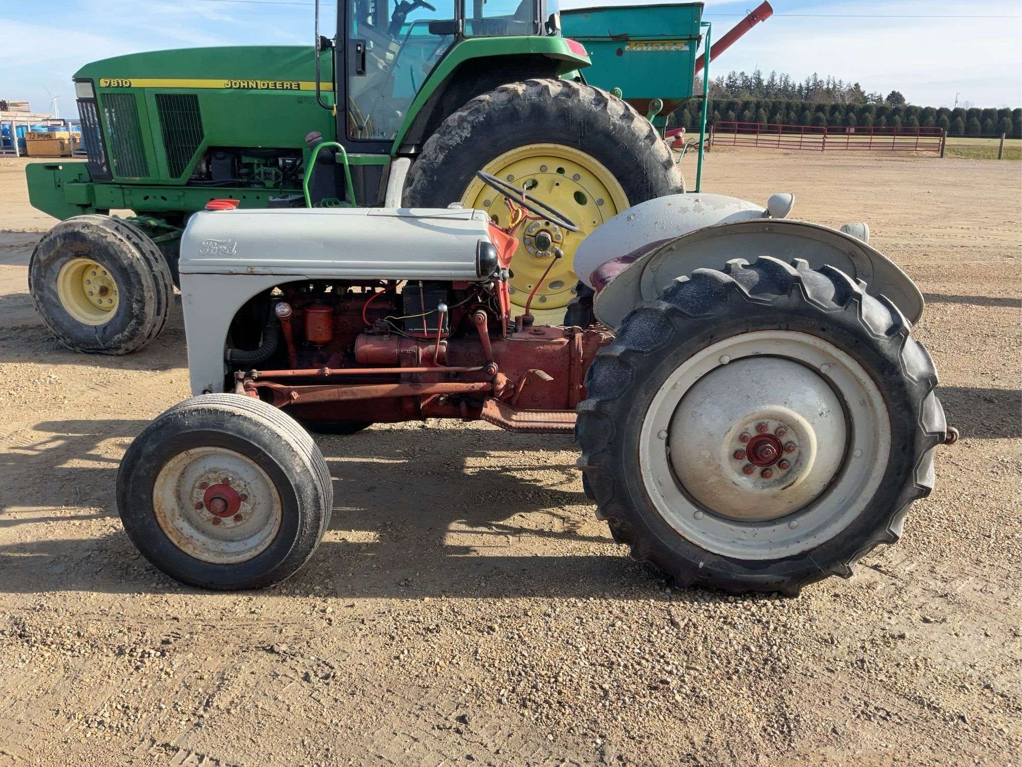 Ford 8N Equipment Image0