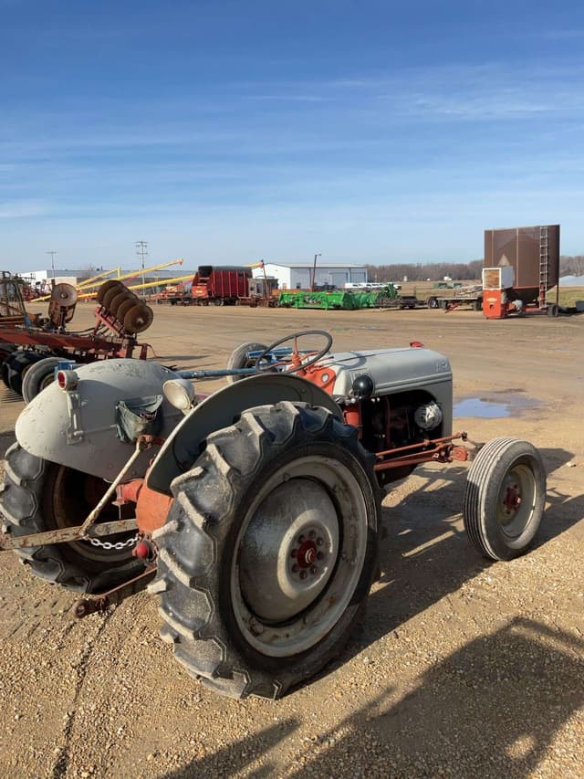 Image of Ford 8N equipment image 4