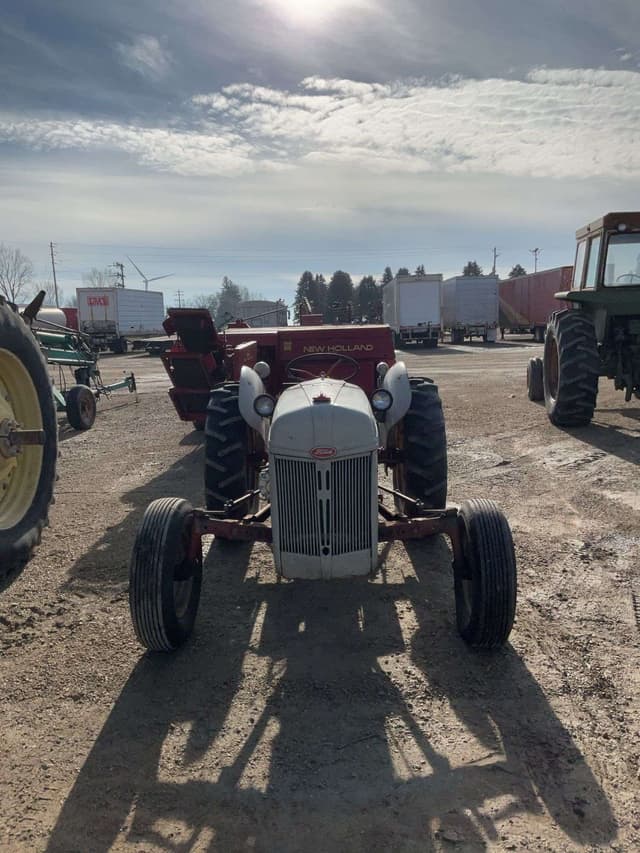 Image of Ford 8N equipment image 2