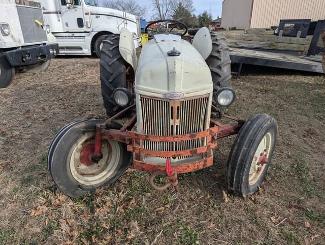 Image of Ford 8N equipment image 1