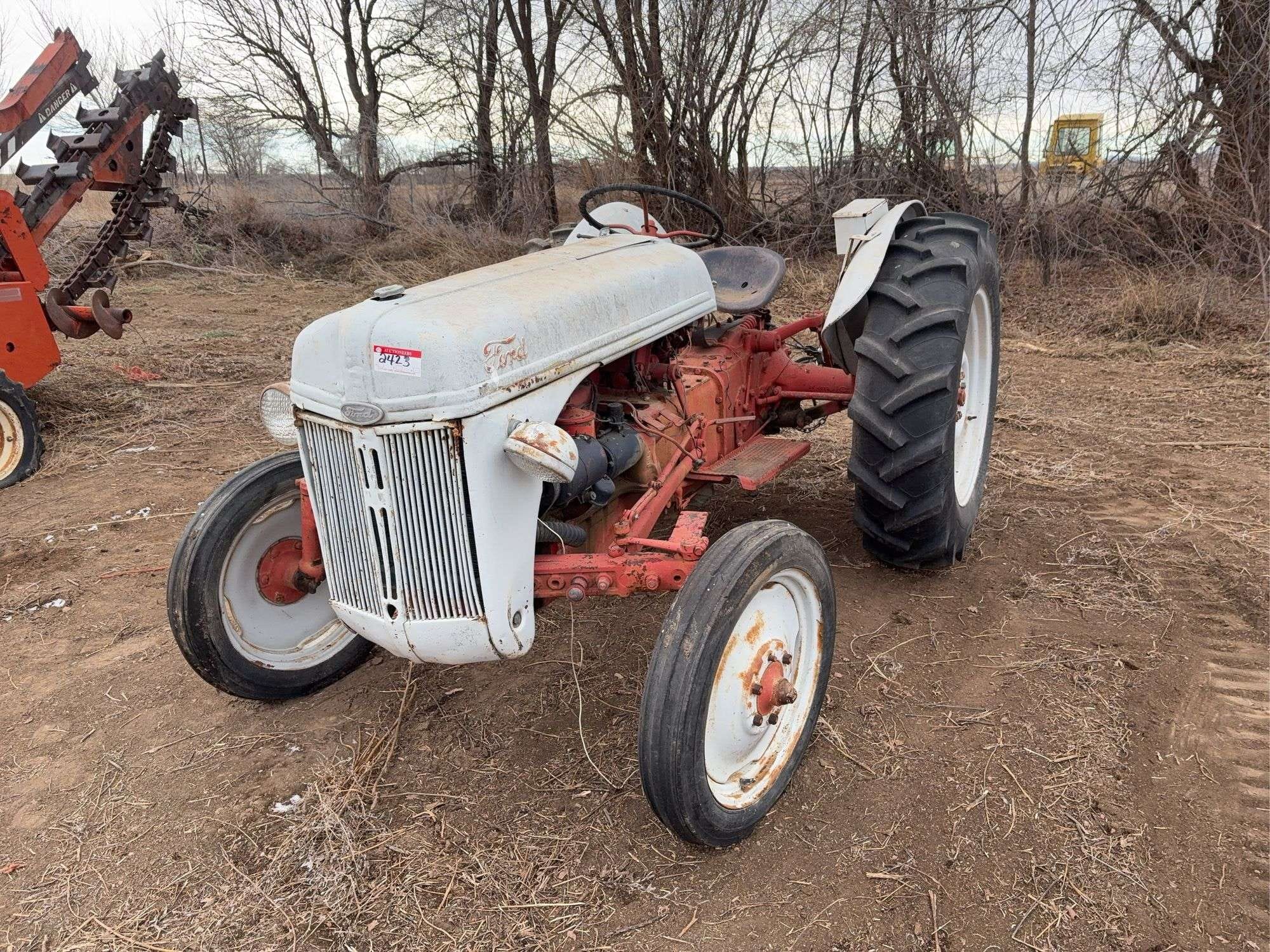 Ford 8N Equipment Image0
