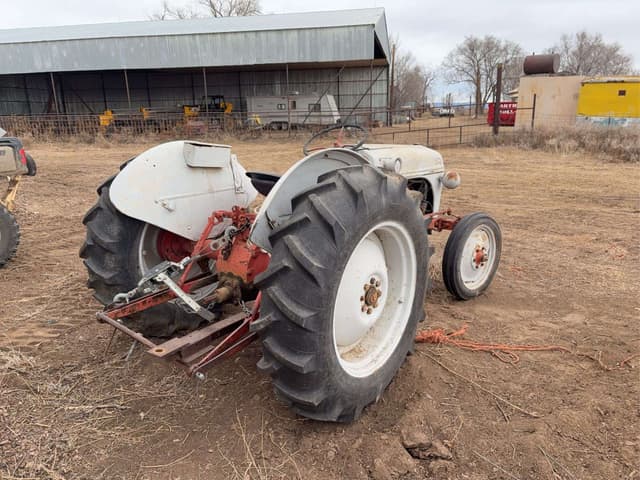 Image of Ford 8N equipment image 2