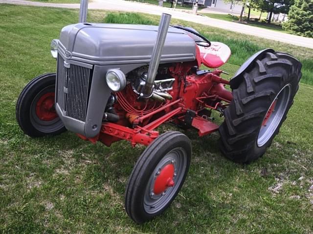 Image of Ford 8N equipment image 1