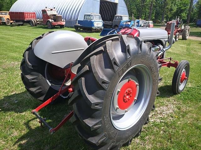 Image of Ford 8N equipment image 4