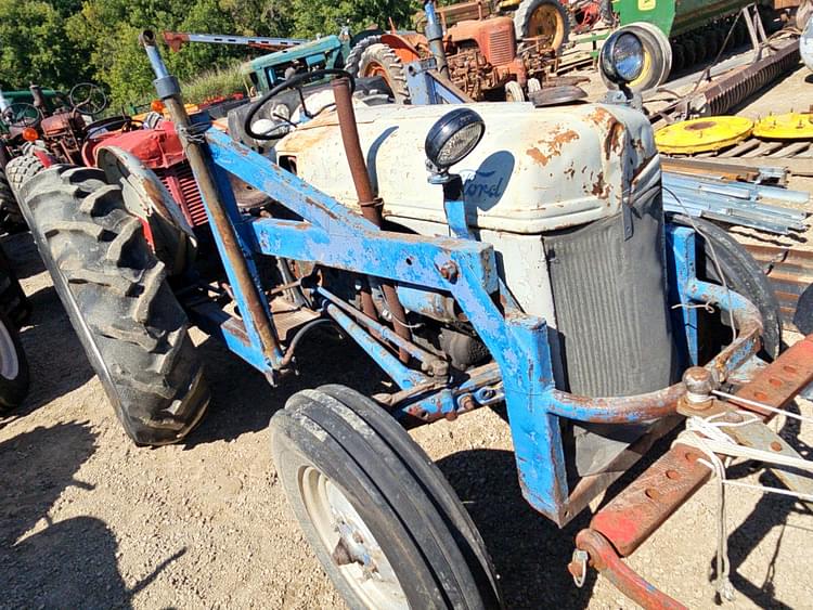 Ford 8N Equipment Image0