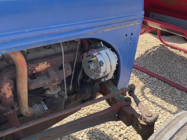 Image of Ford 8N equipment image 3
