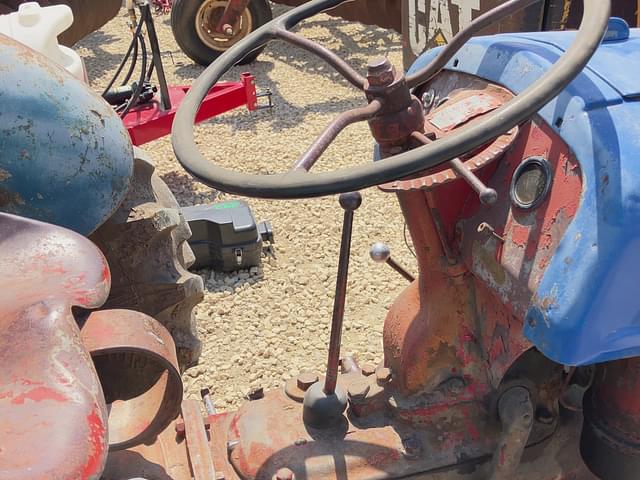 Image of Ford 8N equipment image 2