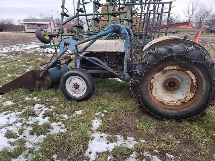Ford 8N Equipment Image0