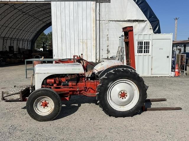 Image of Ford 8N equipment image 1