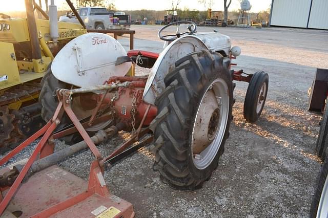 Image of Ford 8N equipment image 2