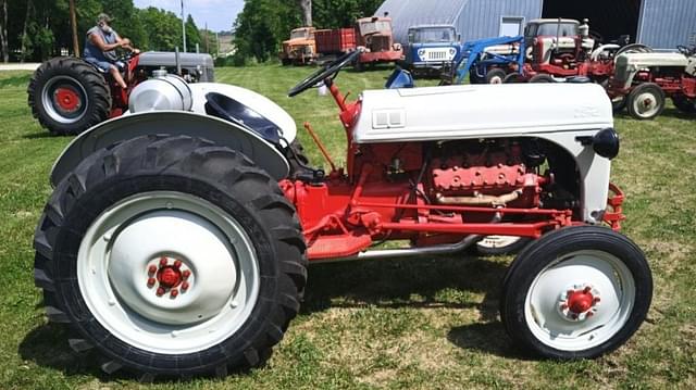 Image of Ford 8N equipment image 4