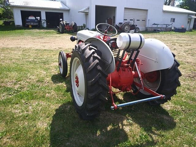 Image of Ford 8N equipment image 2
