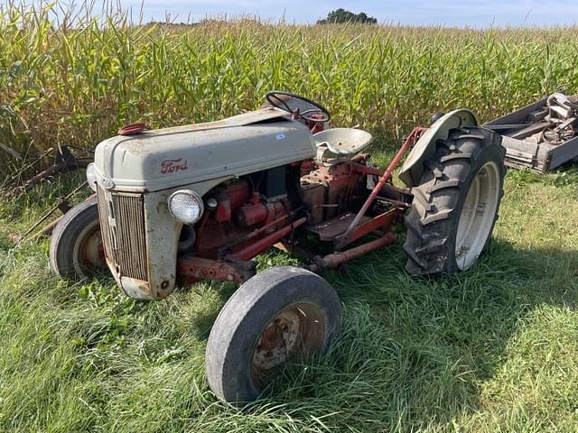 Image of Ford 8N equipment image 1