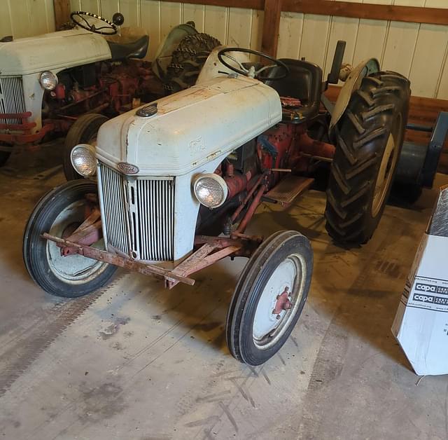 Image of Ford 8N equipment image 1