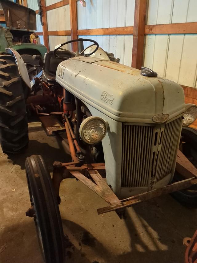 Image of Ford 8N equipment image 3