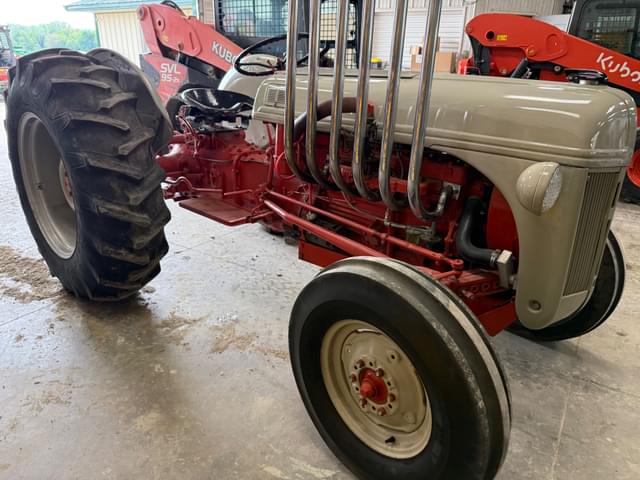 Image of Ford 8N equipment image 4
