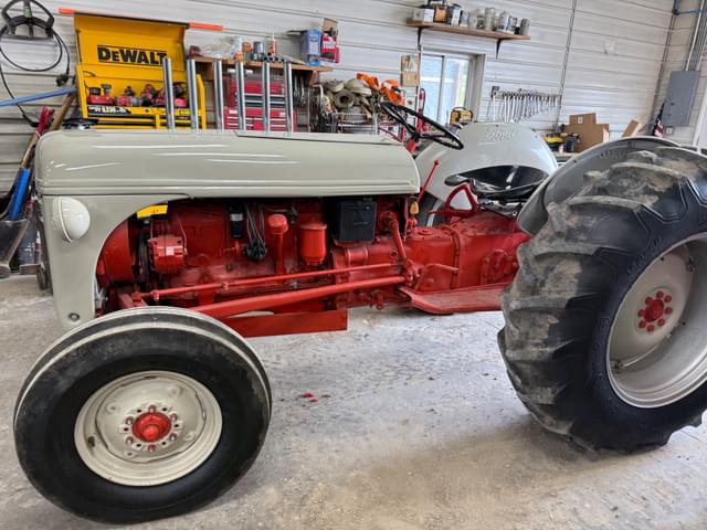 Image of Ford 8N equipment image 1