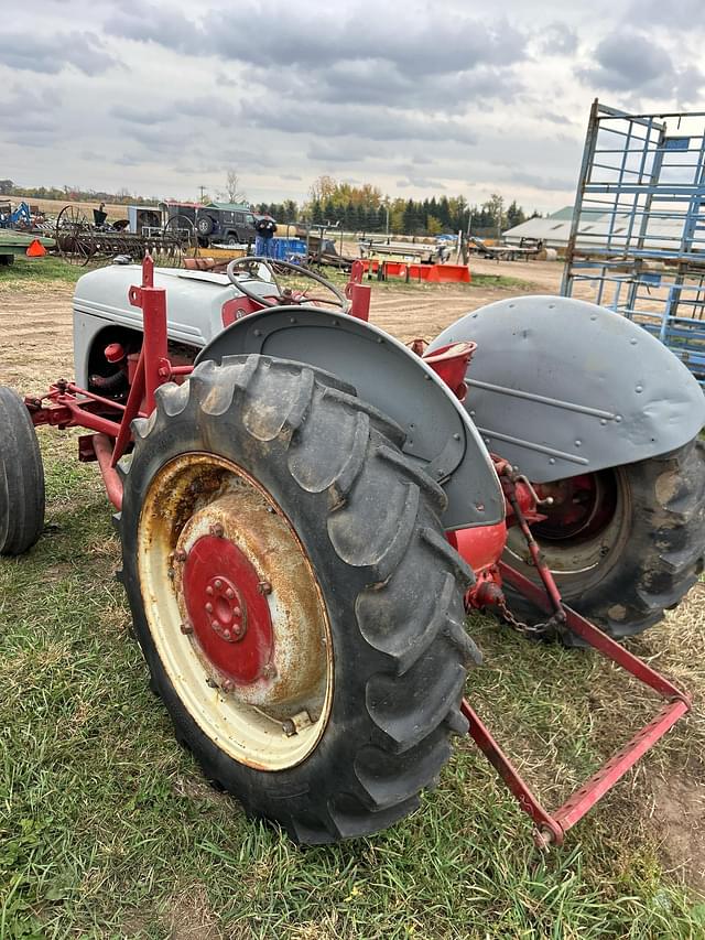 Image of Ford 8N equipment image 3