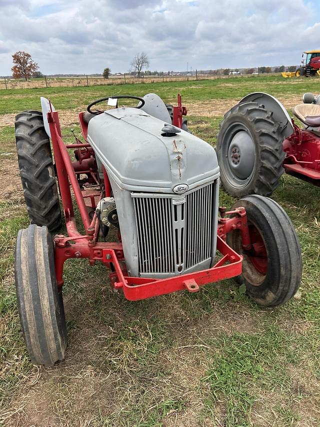 Image of Ford 8N equipment image 1