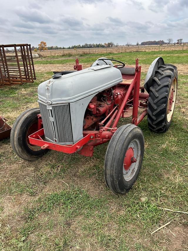 Image of Ford 8N equipment image 2