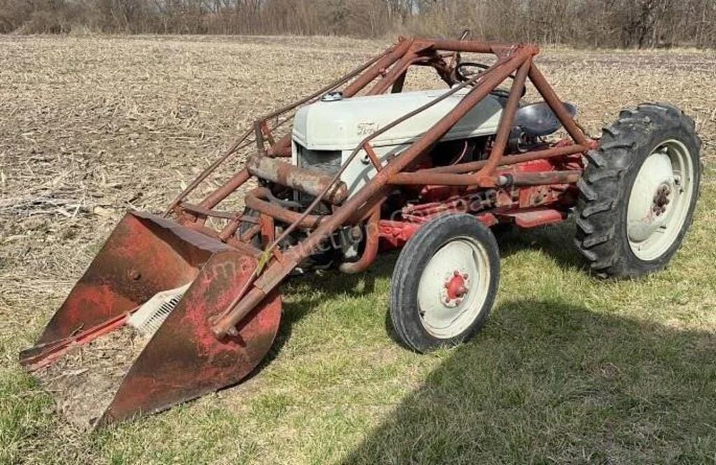 Ford 8N Equipment Image0