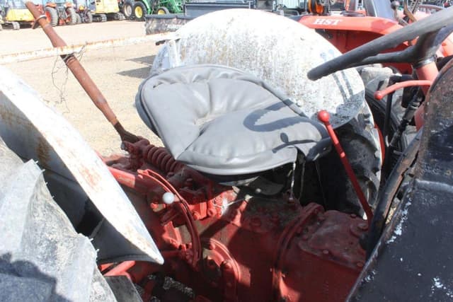 Image of Ford 8N equipment image 4