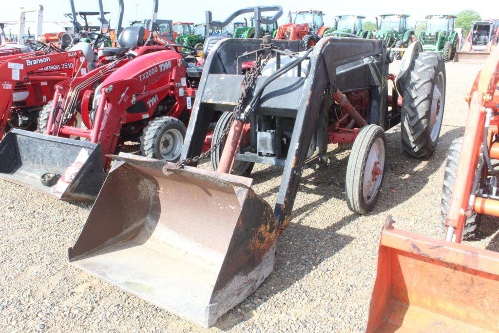 Ford 8N Equipment Image0