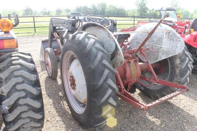 Image of Ford 8N equipment image 1