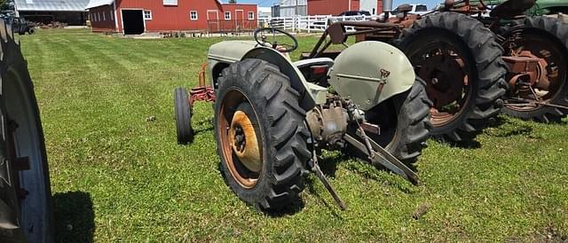 Image of Ford 8N equipment image 4