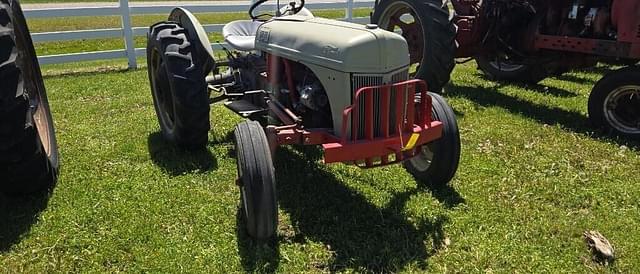 Image of Ford 8N equipment image 2
