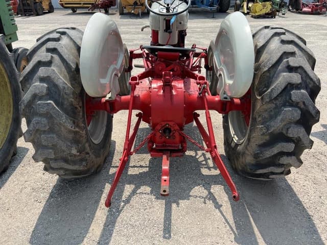 Image of Ford 8N equipment image 4