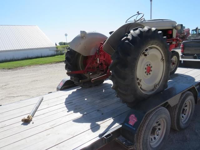 Image of Ford 900 equipment image 4